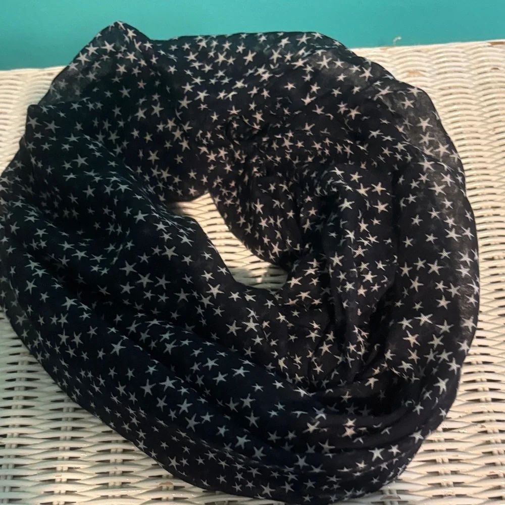 Elegant Navy Blue American Star Patterned Infinity Scarf